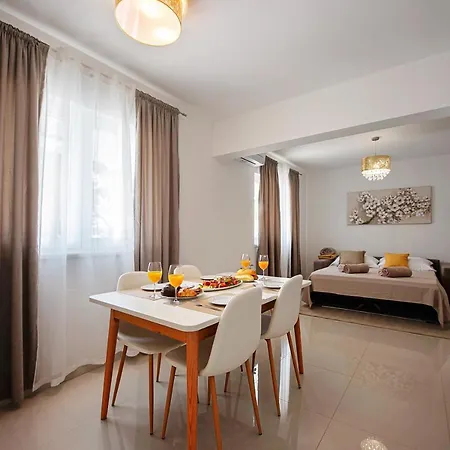 Sea Front Apartments Ivana Rogoznica  Exterior photo