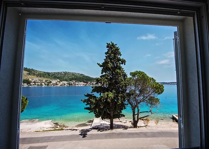 Sea Front Apartments Ivana