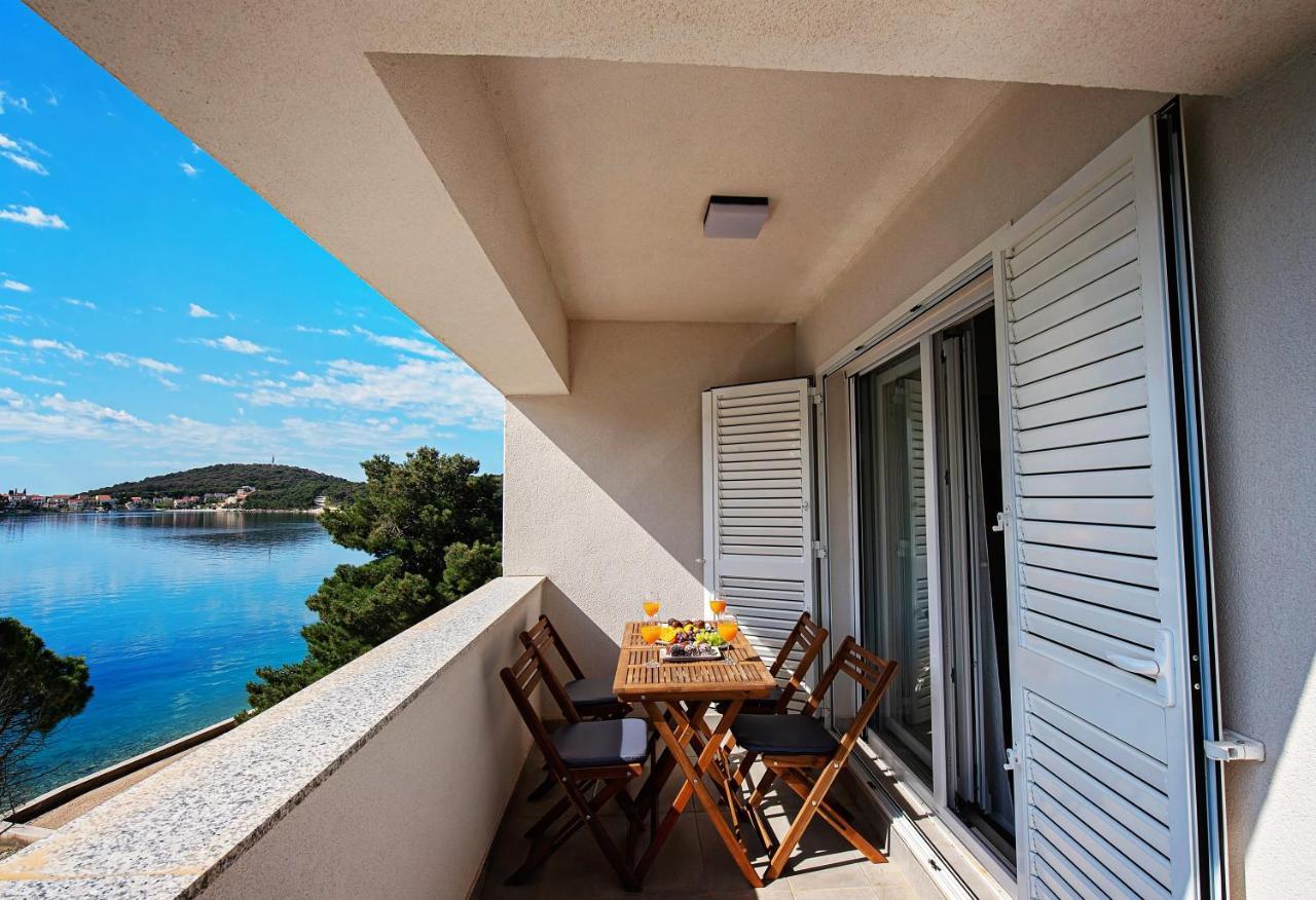 Sea Front Ivana Apartment *