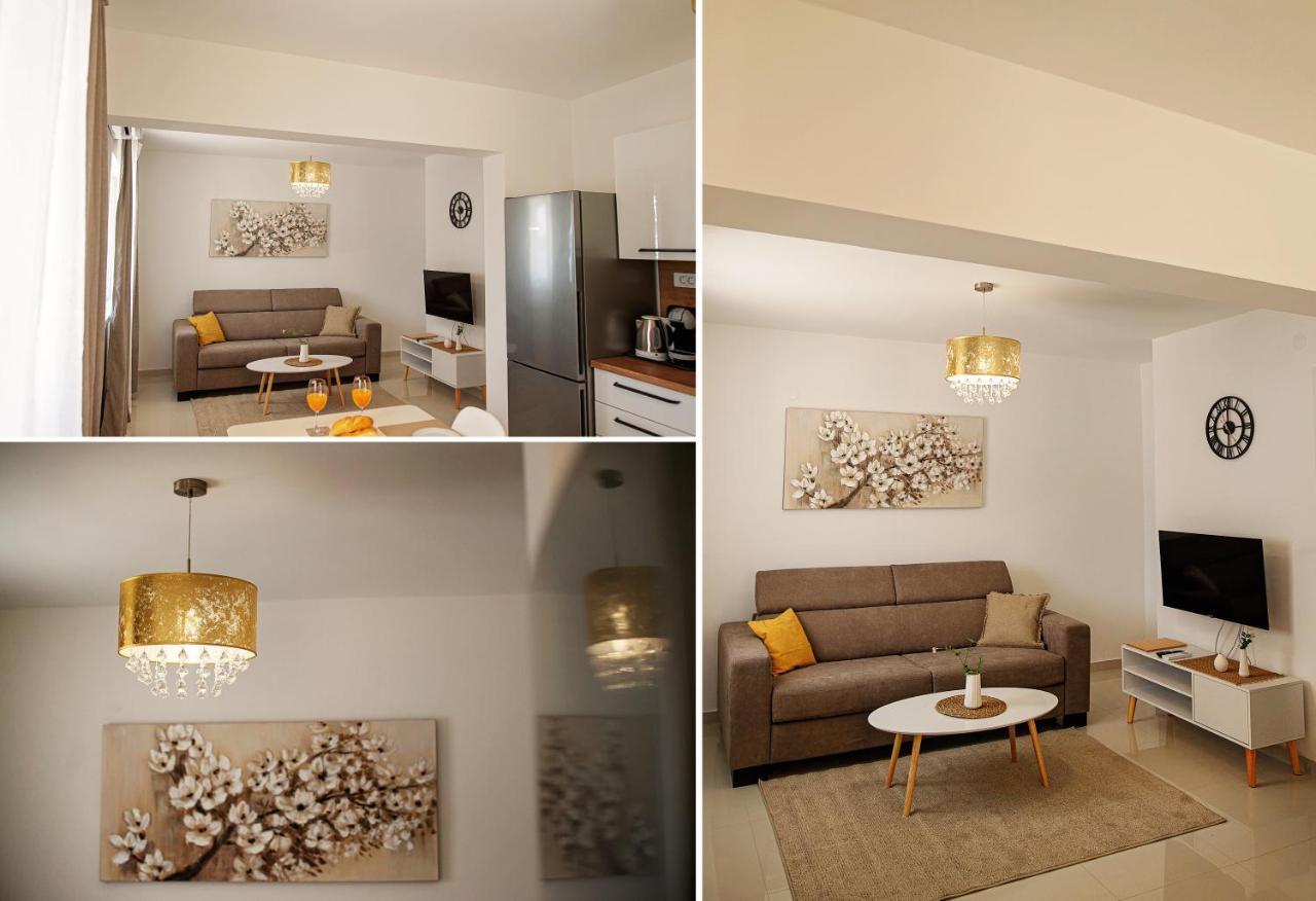 Sea Front Ivana Apartment