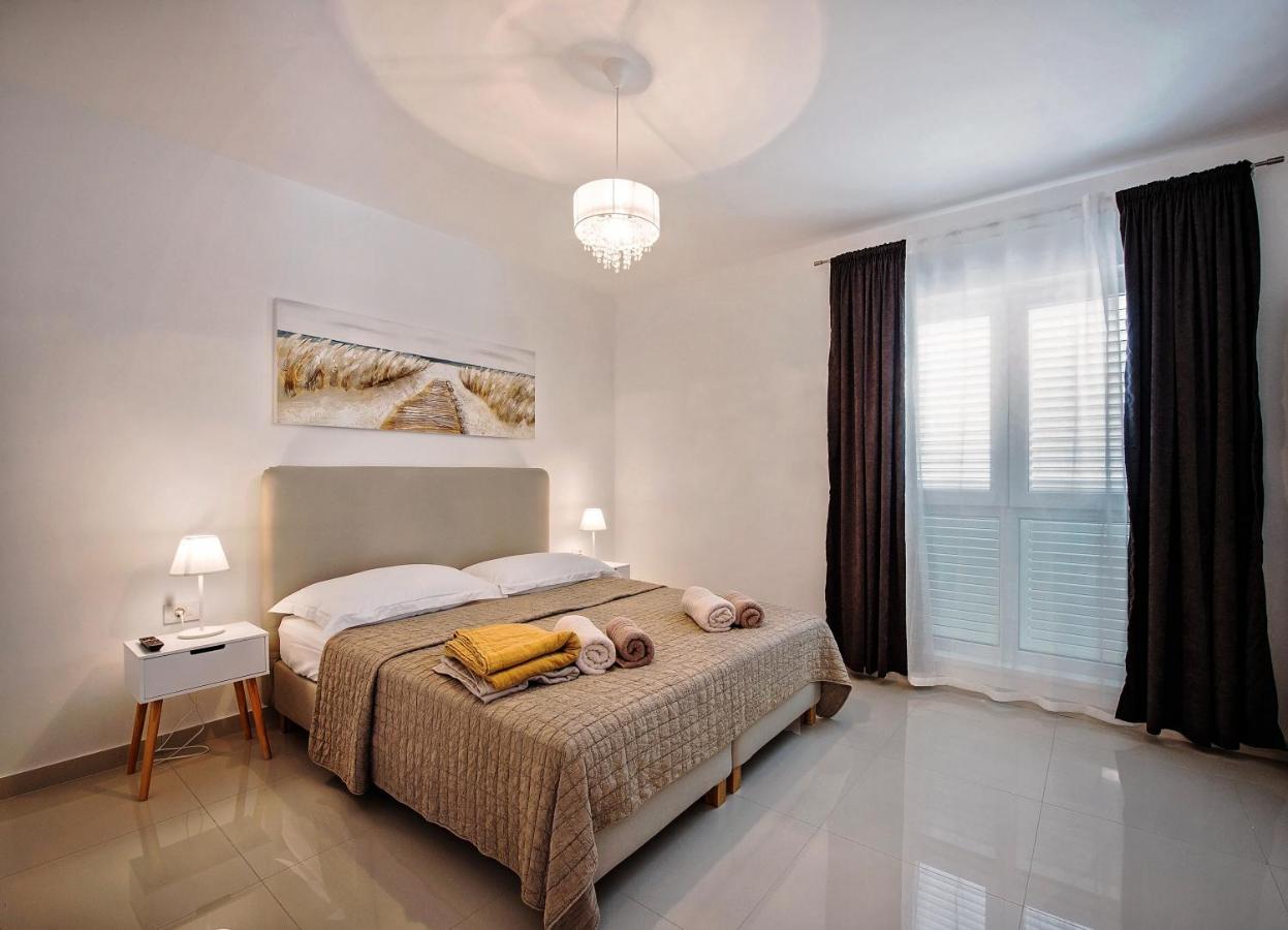 Apartment Sea Front Ivana