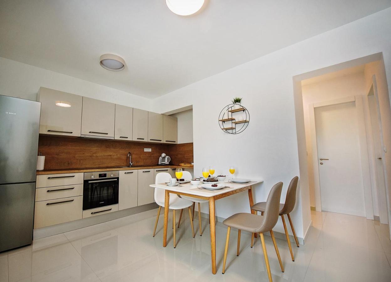 Apartment Sea Front Ivana